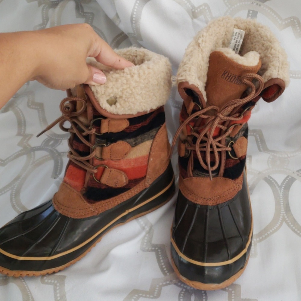Winter duck boots